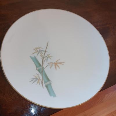 NORITAKE DINNERWARE SERVICE FOR 12 WITH EXTAS