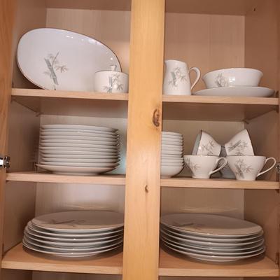 NORITAKE DINNERWARE SERVICE FOR 12 WITH EXTAS