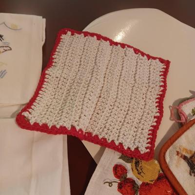 KITCHEN LINENS