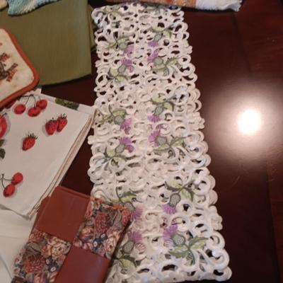 KITCHEN LINENS