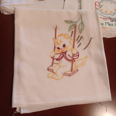 FLOUR SACK EMBROIDERED KITCHEN TOWELS