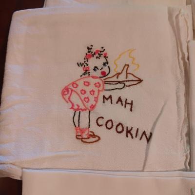 FLOUR SACK EMBROIDERED KITCHEN TOWELS