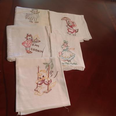 FLOUR SACK EMBROIDERED KITCHEN TOWELS
