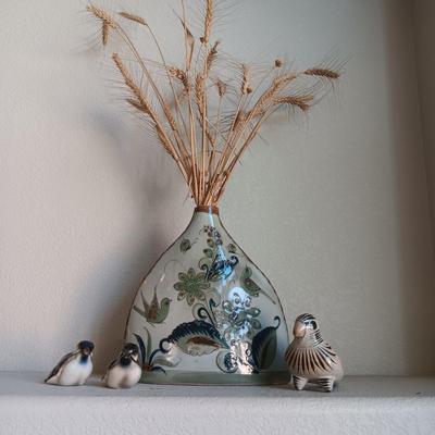 BIRD FIGURINES AND A CLAY VASE WITH BIRDS