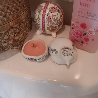 GUEST TOWELS, GOLD-TONE METAL WASTE CAN AND MORE