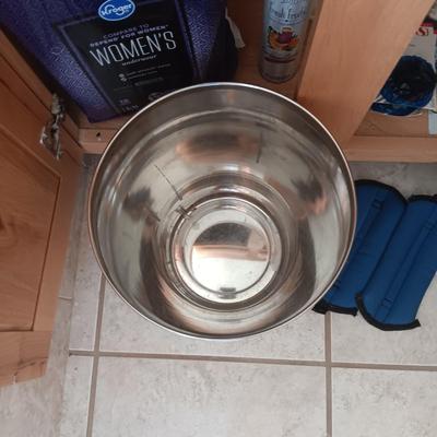 STAINLESS STEEL WASTE CAN, CLEANING PRODUCTS AND MORE