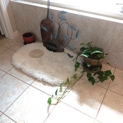 LIVE PLANT, METAL WALL HANGING, BATH RUG AND MORE