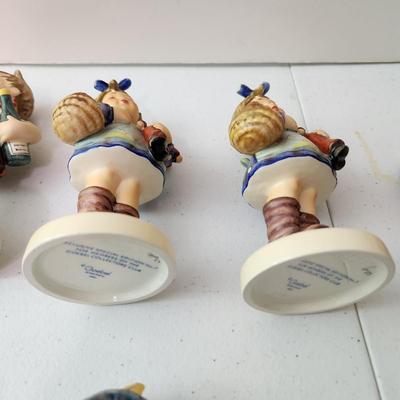 Lot of 12 Goebel Hummels Figurines & Bell