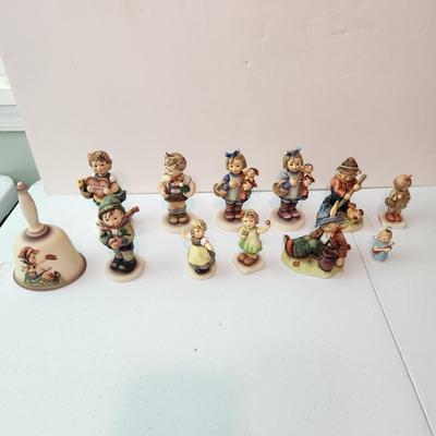 Lot of 12 Goebel Hummels Figurines & Bell
