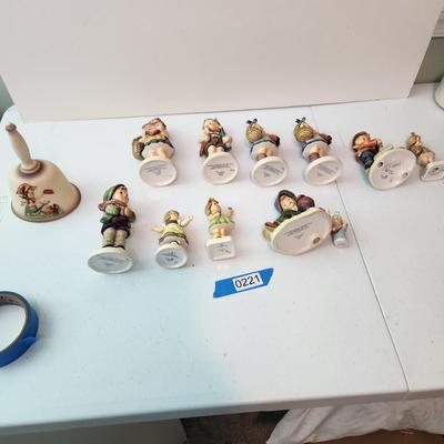 Lot of 12 Goebel Hummels Figurines & Bell