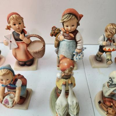 Lot of 13 Goebel Hummels Figurines