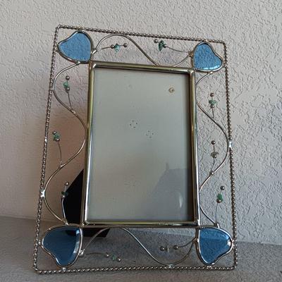 LEFTON CAT, HANDCRAFTED CERAMIC HORSE AND A GLASS FRAME