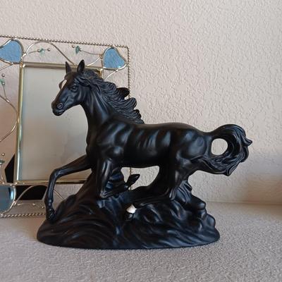 LEFTON CAT, HANDCRAFTED CERAMIC HORSE AND A GLASS FRAME