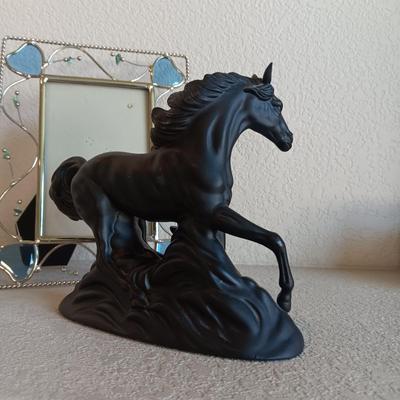 LEFTON CAT, HANDCRAFTED CERAMIC HORSE AND A GLASS FRAME