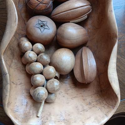 LARGE CHIP AND DIP MADE FROM A TREE ROOT? AND WOODEN FRUIT