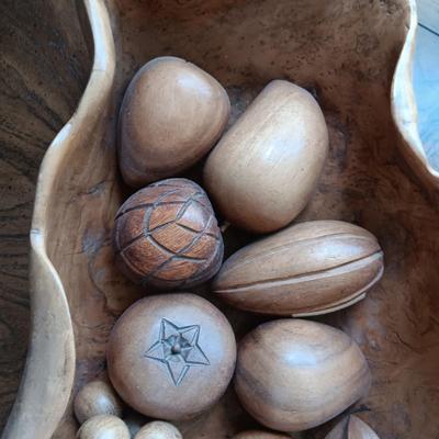 LARGE CHIP AND DIP MADE FROM A TREE ROOT? AND WOODEN FRUIT
