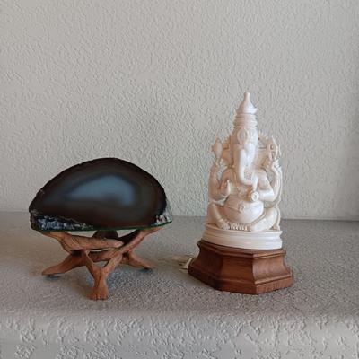 HAND CARVED HINDU DEITY AND AN AGATE