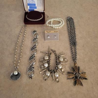 VINTAGE COSTUME JEWELRY