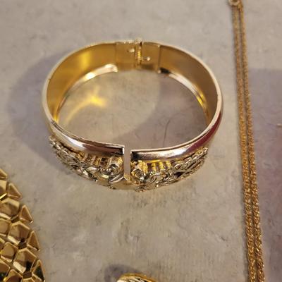 JUDY LEE BRACELET AND OTHER JEWELRY