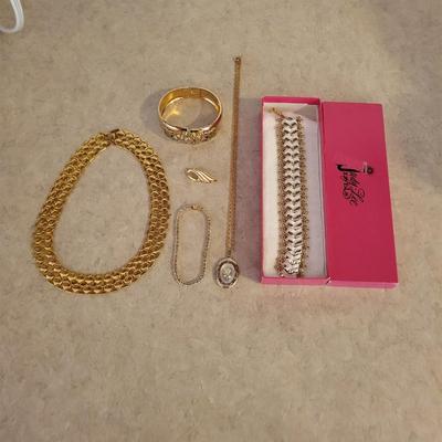 JUDY LEE BRACELET AND OTHER JEWELRY