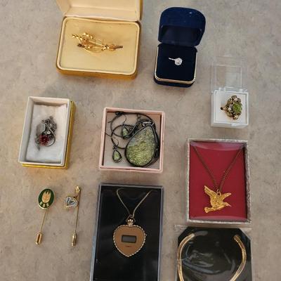 A VARIETY OF COSTUME JEWELRY