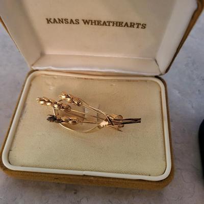 A VARIETY OF COSTUME JEWELRY