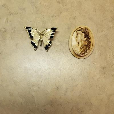 VINTAGE JEWELRY, GENUINE PEARLS AND 2 JEWELRY BOXES