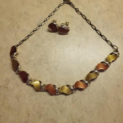 VINTAGE JEWELRY, GENUINE PEARLS AND 2 JEWELRY BOXES