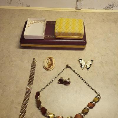 VINTAGE JEWELRY, GENUINE PEARLS AND 2 JEWELRY BOXES