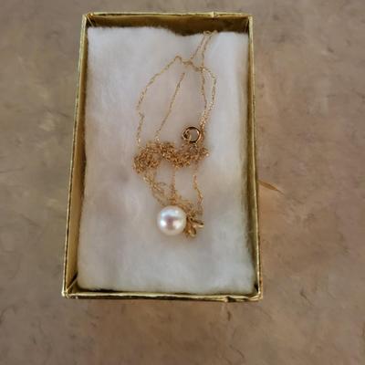 14K GOLD NECKLACE WITH GENUINE PEARL