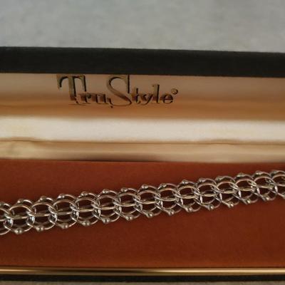 TRU STYLE STERLING SILVER BRACELET