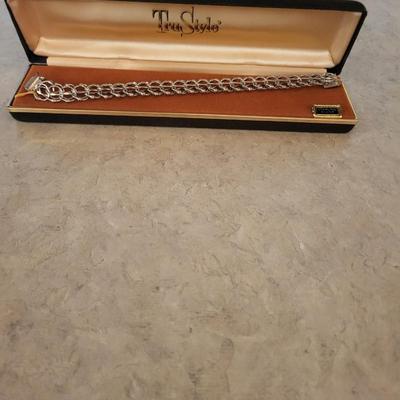 TRU STYLE STERLING SILVER BRACELET