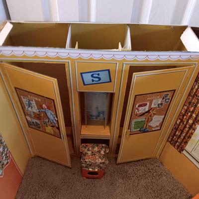 BARBIE GOES TO COLLEGE VINTAGE PLAY SET