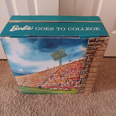 BARBIE GOES TO COLLEGE VINTAGE PLAY SET