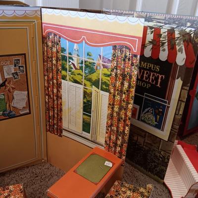 BARBIE GOES TO COLLEGE VINTAGE PLAY SET