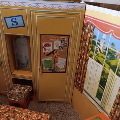 BARBIE GOES TO COLLEGE VINTAGE PLAY SET