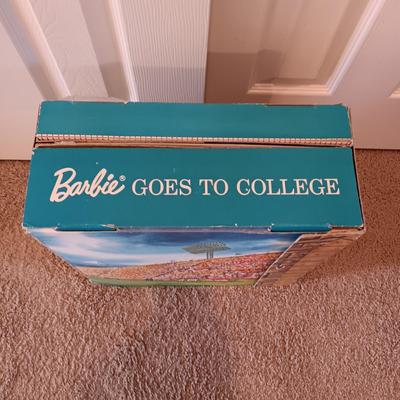 BARBIE GOES TO COLLEGE VINTAGE PLAY SET