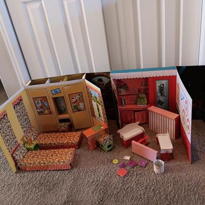BARBIE GOES TO COLLEGE VINTAGE PLAY SET