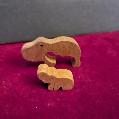 Hand Carved Boxwood Netsuke Rabbit & Momma Elephant With Baby #99
