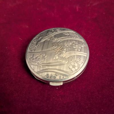 1928 Iconic Woodworht Karaess Art Deco Powder Compact Woman With Rose #103