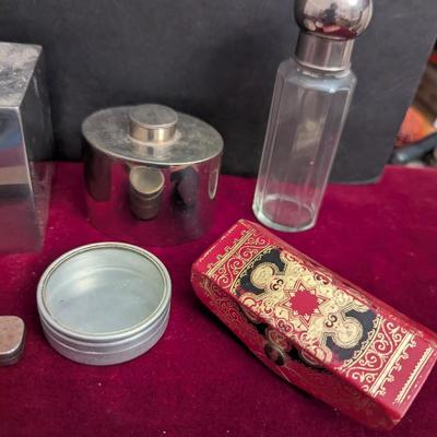 British Nobleman Pewter Ware Made By Craftsmen Sheffield England Hip Flask - Perfume Bottles - Pill Boxes #114