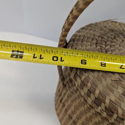 Vintage Woven Sweet Grass Basket Lidded Basket With Handle