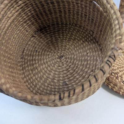 Vintage Woven Sweet Grass Basket Lidded Basket With Handle