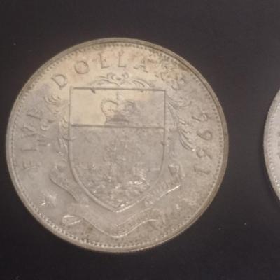 Set of Two 1966 Elizabeth II Bahama Islands $5 Silver Coins Circulated 39 grams Each Coin (#33)