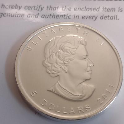 2011 Elizabeth II $5 Silver Canadian Coin Uncirculated (#47)