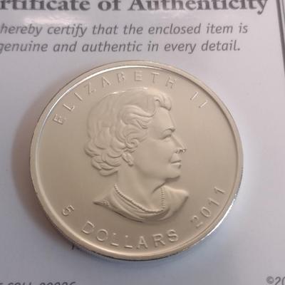 2011 Elizabeth II $5 Silver Canadian Coin Uncirculated (#47)