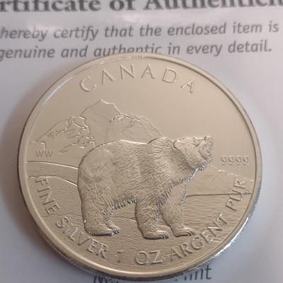 2011 Elizabeth II $5 Silver Canadian Coin Uncirculated (#47)