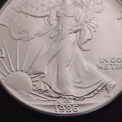 1986 US Mint Silver Eagle $1 Coin High Grade Condition (#61)