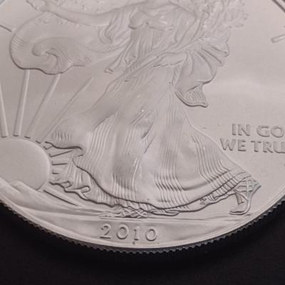2010 US Mint Silver Eagle $1 Coin AU or Higher Condition (#62)