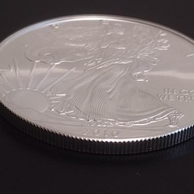 2010 US Mint Silver Eagle $1 Coin AU or Higher Condition (#62)